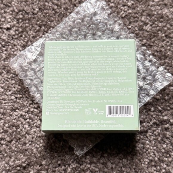 Brand New GLOWCORE Mystic Earth Eyeshadow Palette - Picture 9 of 11
